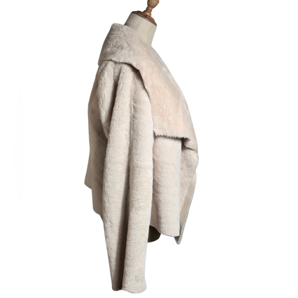 Ontwelfth Cream Faux Fur Women's Jacket - Picture 3 of 8